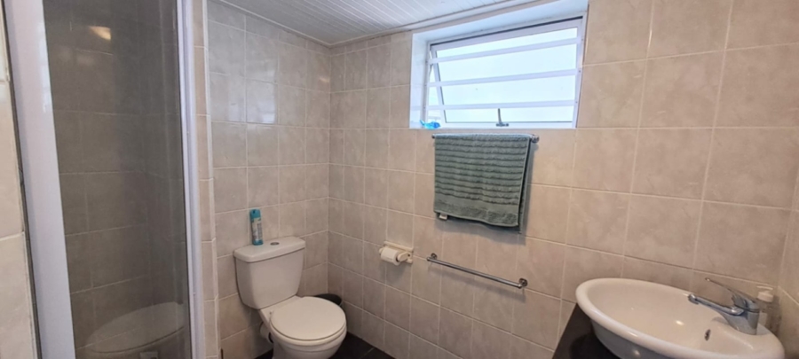 4 Bedroom Property for Sale in Perlemoenbaai Western Cape